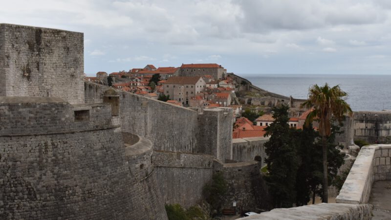 Kroatien: Leere Gassen und steile Stufen in Dubrovnik