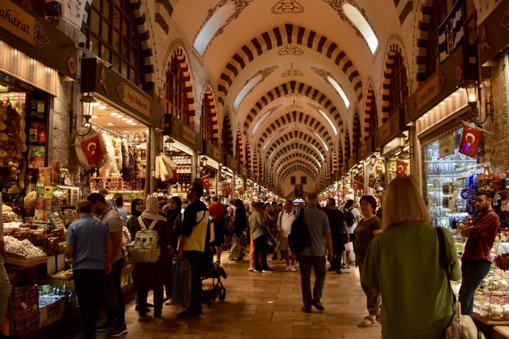 Blick in den ägyptischen Bazar von Istanbul