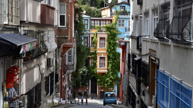 Tagebuch aus Istanbul: Bunte Fassaden und bittere Armut