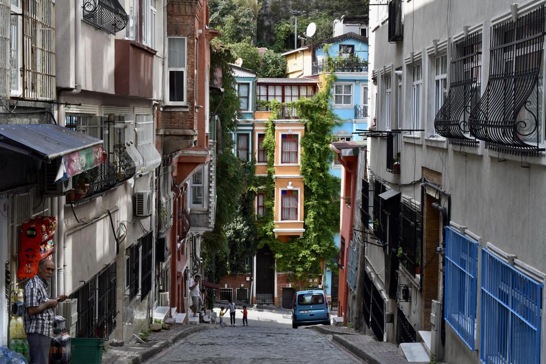 Tagebuch aus Istanbul: Bunte Fassaden und bittere Armut