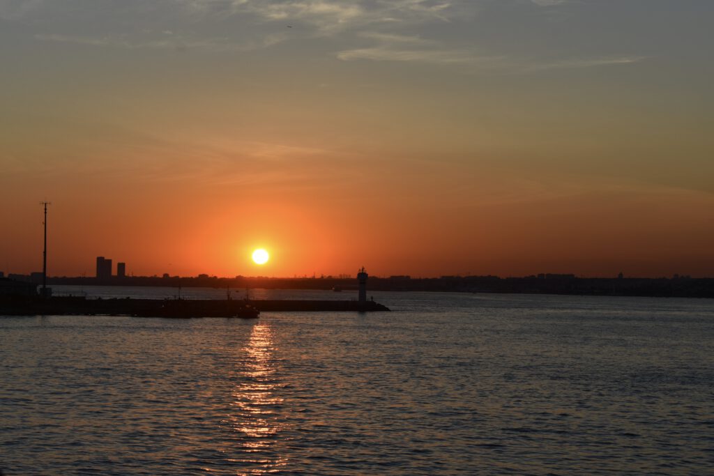 Sonnenuntergang über dem Bosporus