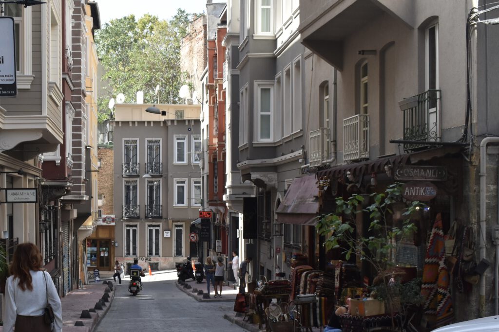 Straße im istanbuler Stadtteil Beyoglu