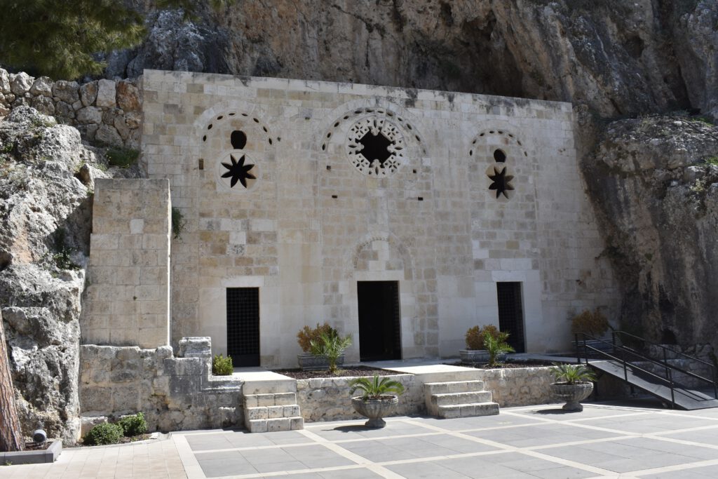 Eingang zur St. Petrus-Grotte in Antakya