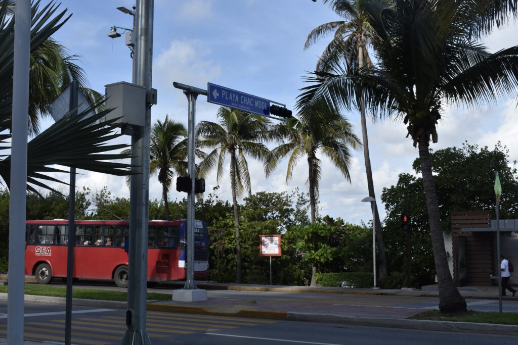 Straßenabschnitt in der Zona Hotelera von Cancún