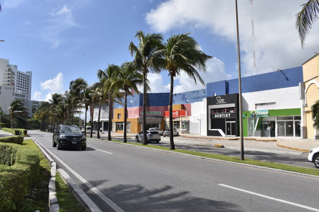 Straßenzug in Cancún