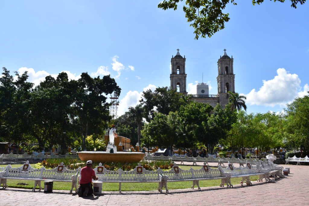Parque Principal Francisco Cantón Rosado in Valladolid