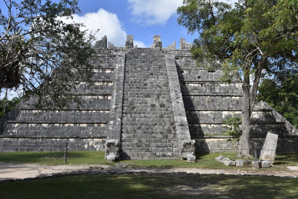 Kleinere Pyramide von Chichen Itza