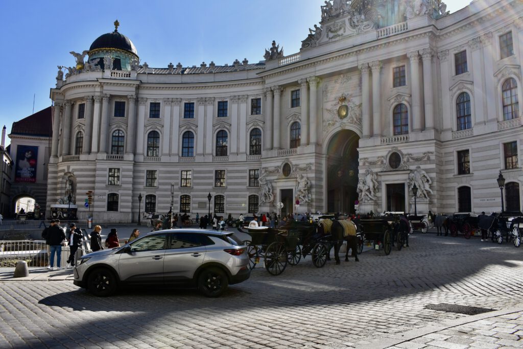 Blick auf den Michaelerplatz in Wien