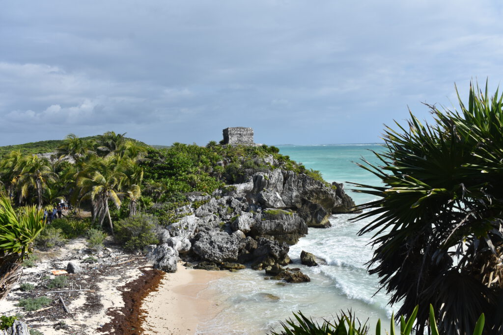 Blick auf die Maya-Ruinen in Tulum