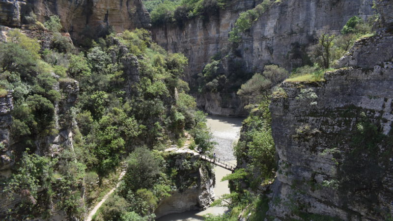 Albanien: Osum- und  Lengerica-Schlucht und der schönste Badeort