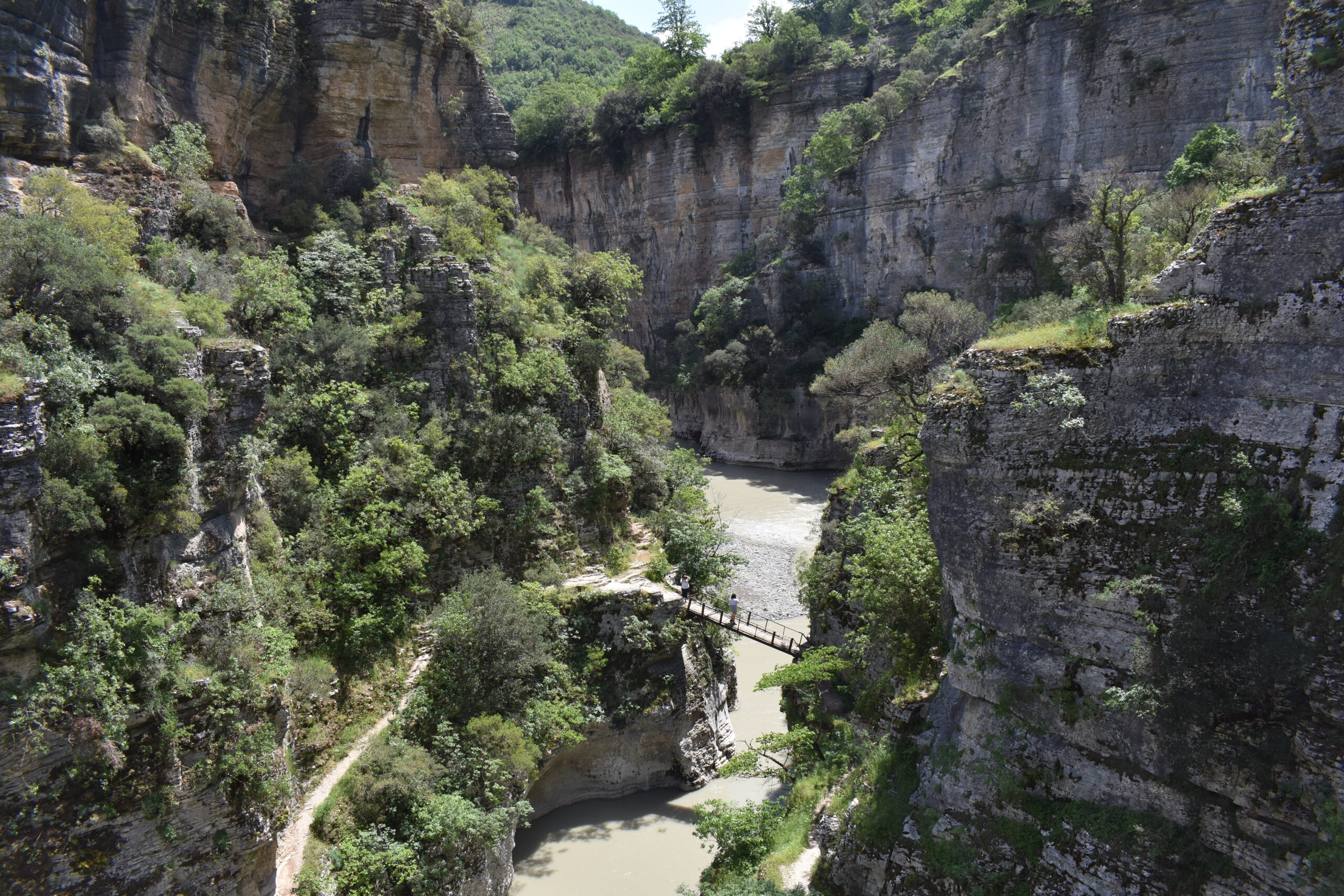 Albanien: Osum- und  Lengerica-Schlucht und der schönste Badeort