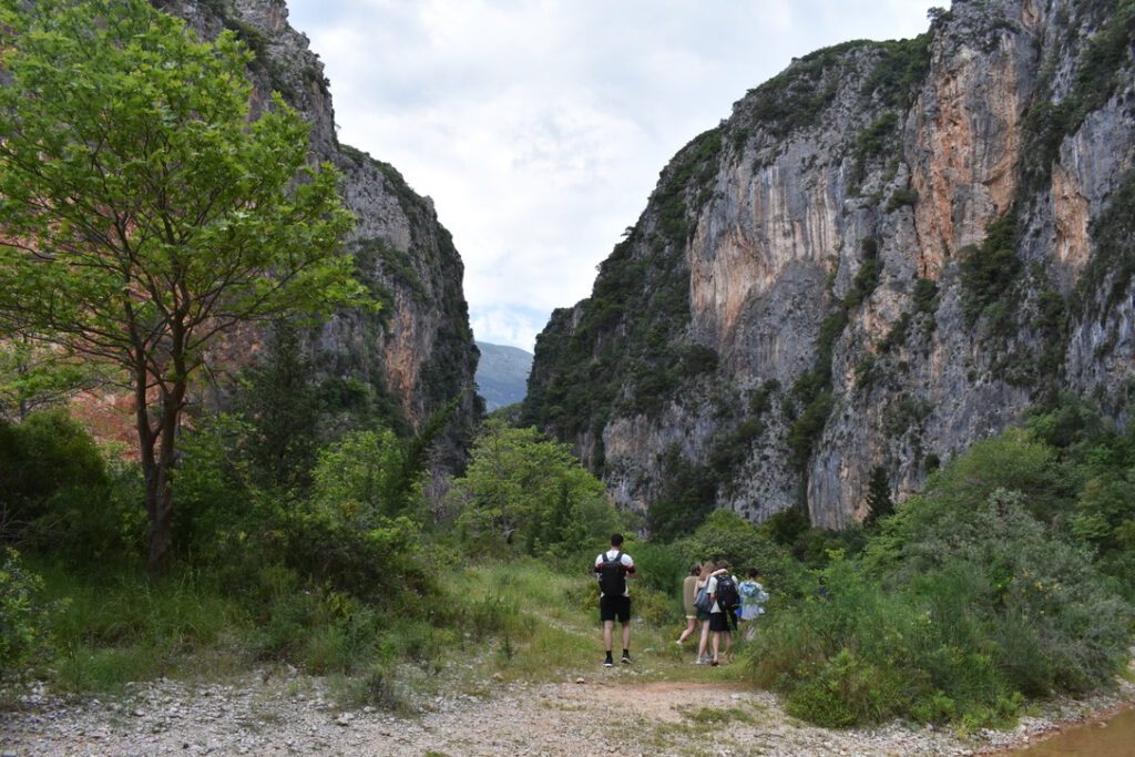 Felswände der Gjipe-Schlucht